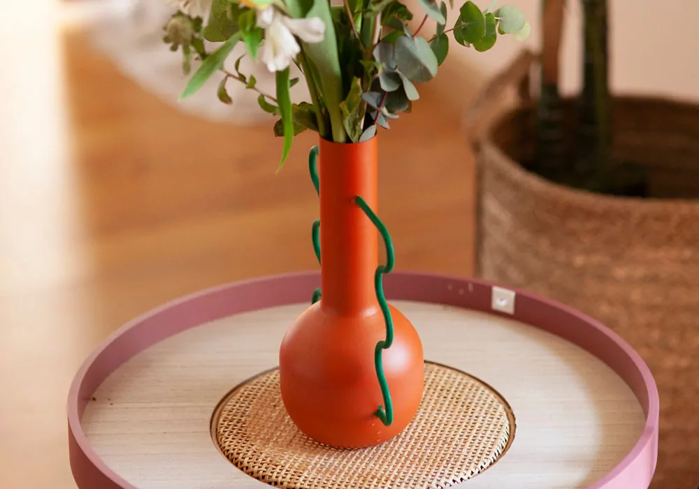 Jarrón de metal pintado FORSSA Jarrón de metal pintado FORSSA